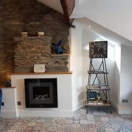 On Windermere, Stunning For 2 With Lake View * Bowness-on-Windermere