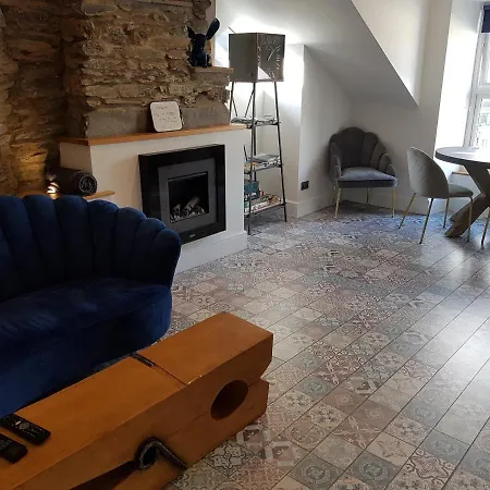 On Windermere, Stunning For 2 With Lake View