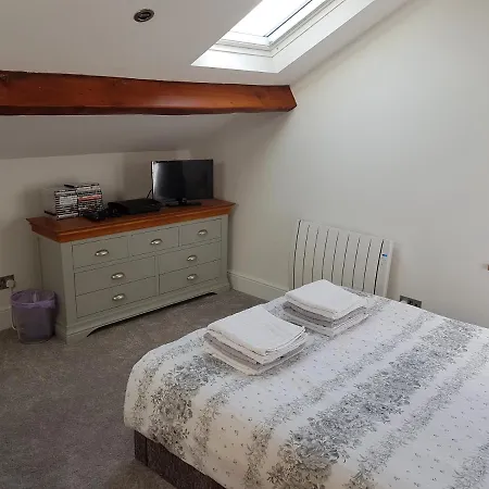 On Windermere, Stunning For 2 With Lake View *
