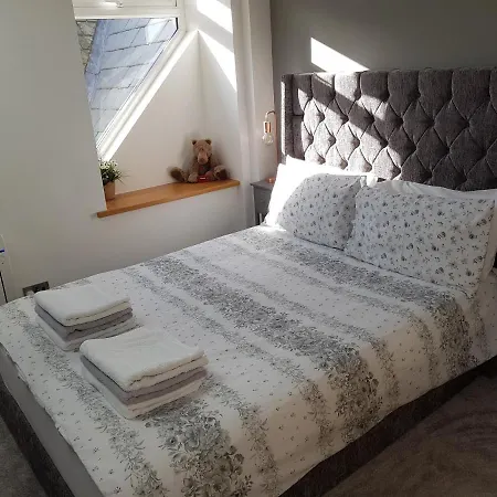 Casa de Férias On Windermere, Stunning For 2 With Lake View Bowness-on-Windermere