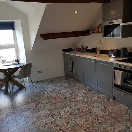 On Windermere, Stunning For 2 With Lake View *